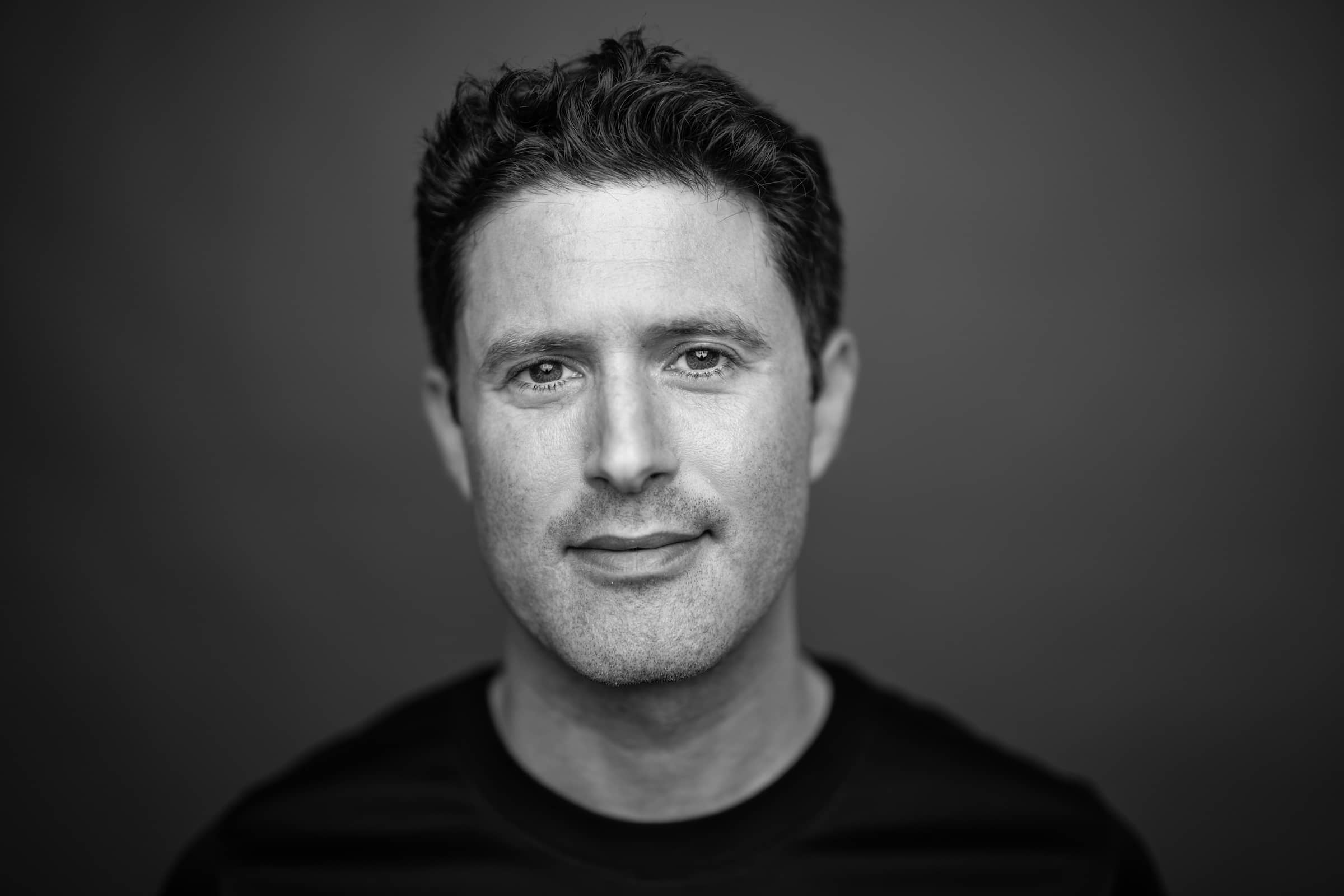 A portrait of Firebelly Tea Founder David Segal